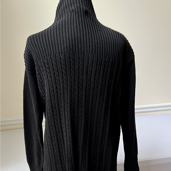 💯 percent cotton mock turtle neck. Mock neck. - Picture 4 of 12